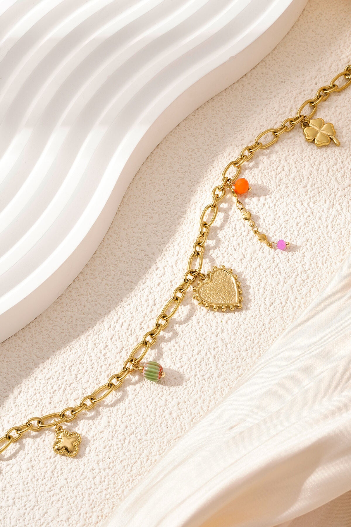 golden vibes necklace